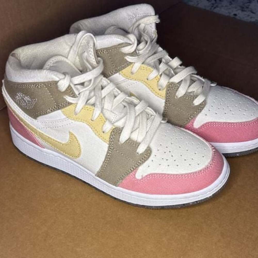 Nike Air Jordan 1 Mid SE GS Pastel Grind Vivid Green DJ0338-100 Size 5Y